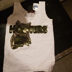 Nwt Hooters camo shirt